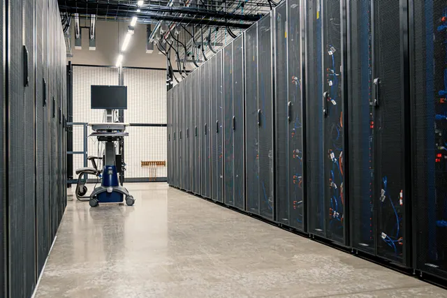 Sala de servidores corporativos, entorno donde opera Active Directory