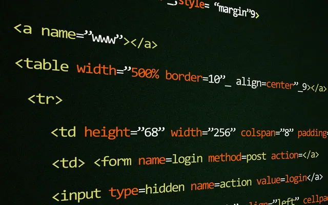 Código de programación en la pantalla de un ordenador durante una sesión de depuración