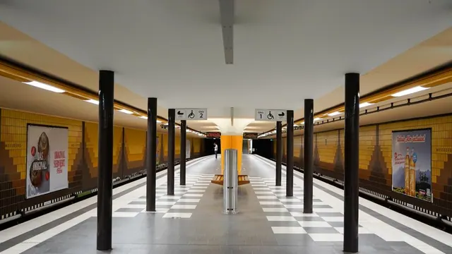 Andén de una estación de Metro de Madrid