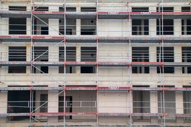 Zona en obras de urbanización en un gran desarrollo inmobiliario