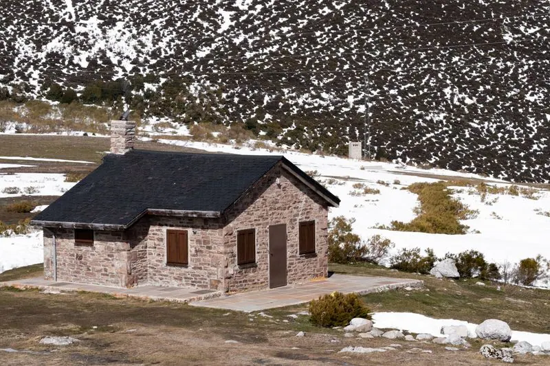 Casa rural acogedora entre montañas en la España rural