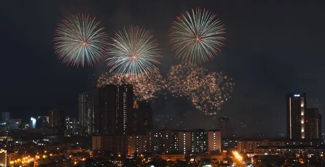 Fuegos artificiales en fiestas de un pueblo de la Comunidad de Madrid