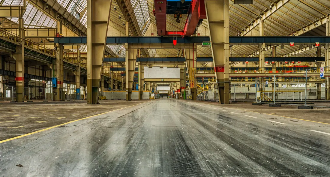 Nave industrial similar al taller de Barros, en el concejo de Langreo